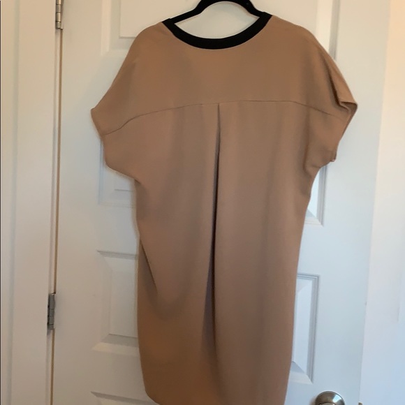 Taupe Tunic with pockets - Picture 4 of 4